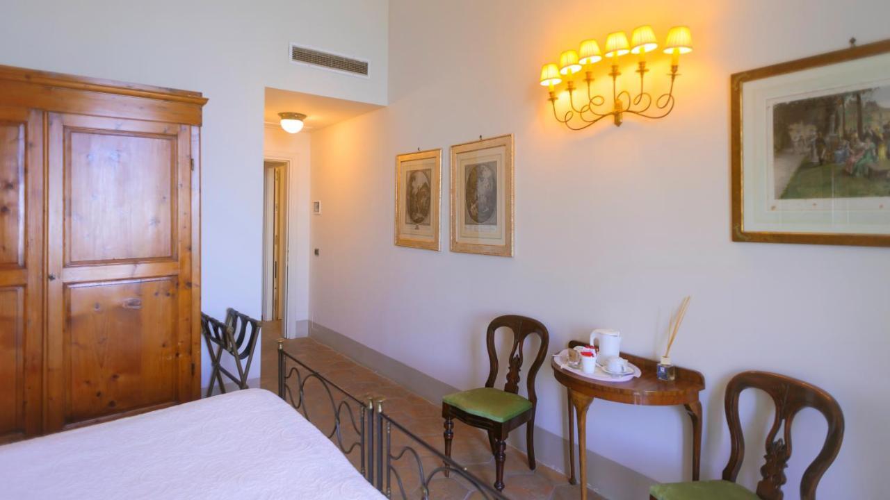 Hotel Villa Ottone Portoferraio Bagian luar foto